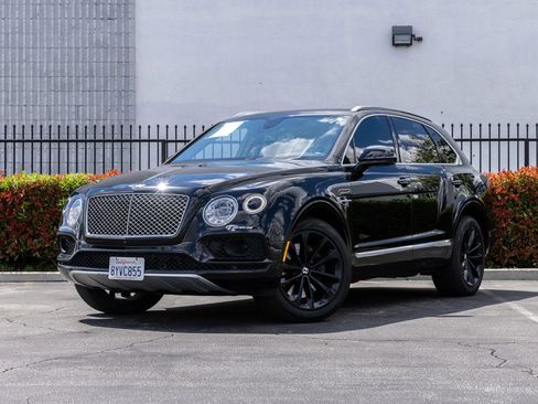 Used 2017 Bentley Bentayga AWD/4WD image 21
