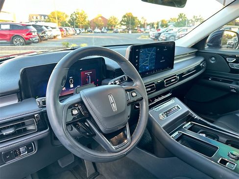 Used 2025 Lincoln Aviator Premiere w/ Equipment Group 101A image 10