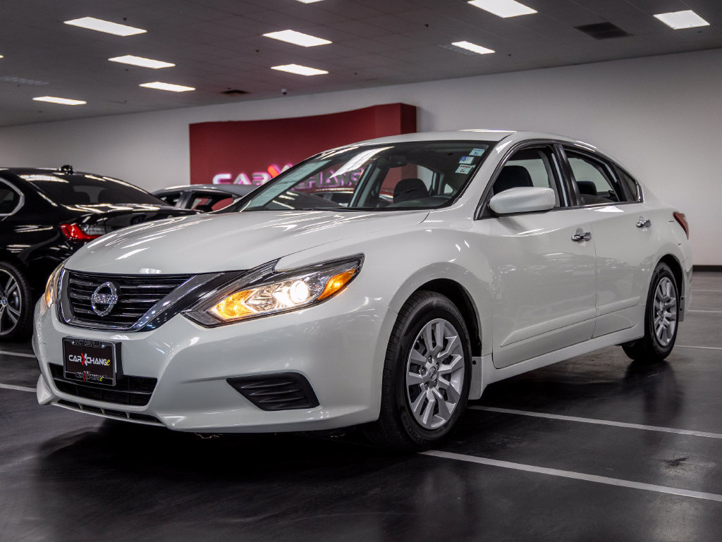 Used 2017 Nissan Altima 2.5 S w/ Power Driver Seat Package FWD image 2