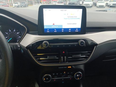 Used 2020 Ford Escape SEL image 9