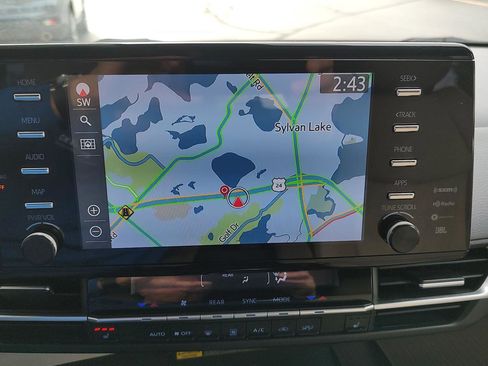 Used 2021 Toyota Sienna XLE image 12