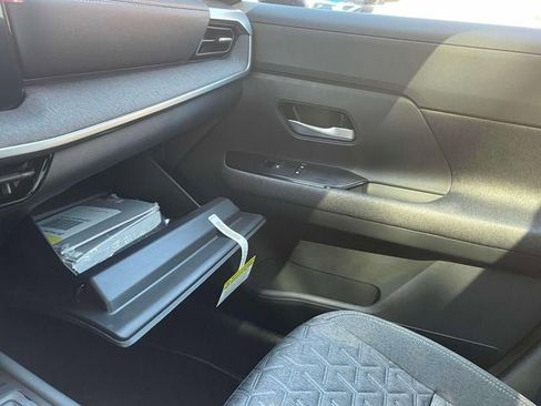 New 2025 Nissan Kicks SV w/ SV Premium Package image 29