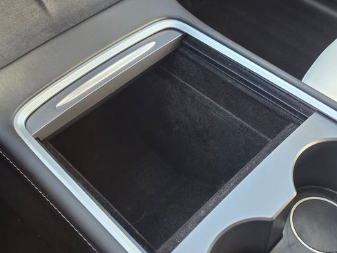 Used 2022 Tesla Model Y Performance image 38