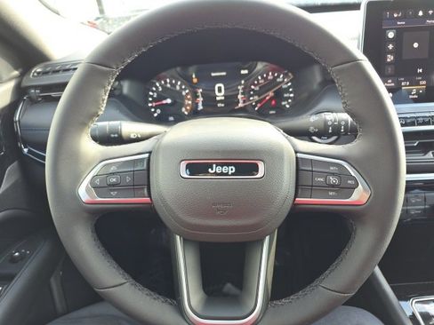 New 2026 Jeep Compass Latitude image 17