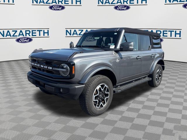 Used 2024 Ford Bronco Outer Banks AWD/4WD image 3