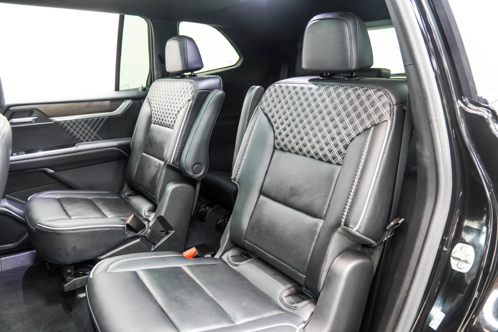 Used 2024 GMC Acadia Denali w/ LPO, Floor Liner Package AWD/4WD image 17