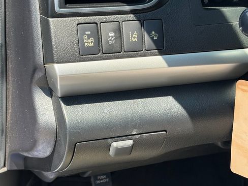 Used 2015 Toyota Camry XSE w/ Moonroof Package FWD image 8