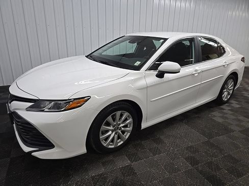 Used 2020 Toyota Camry LE w/ Carpet Mat Package FWD image 8