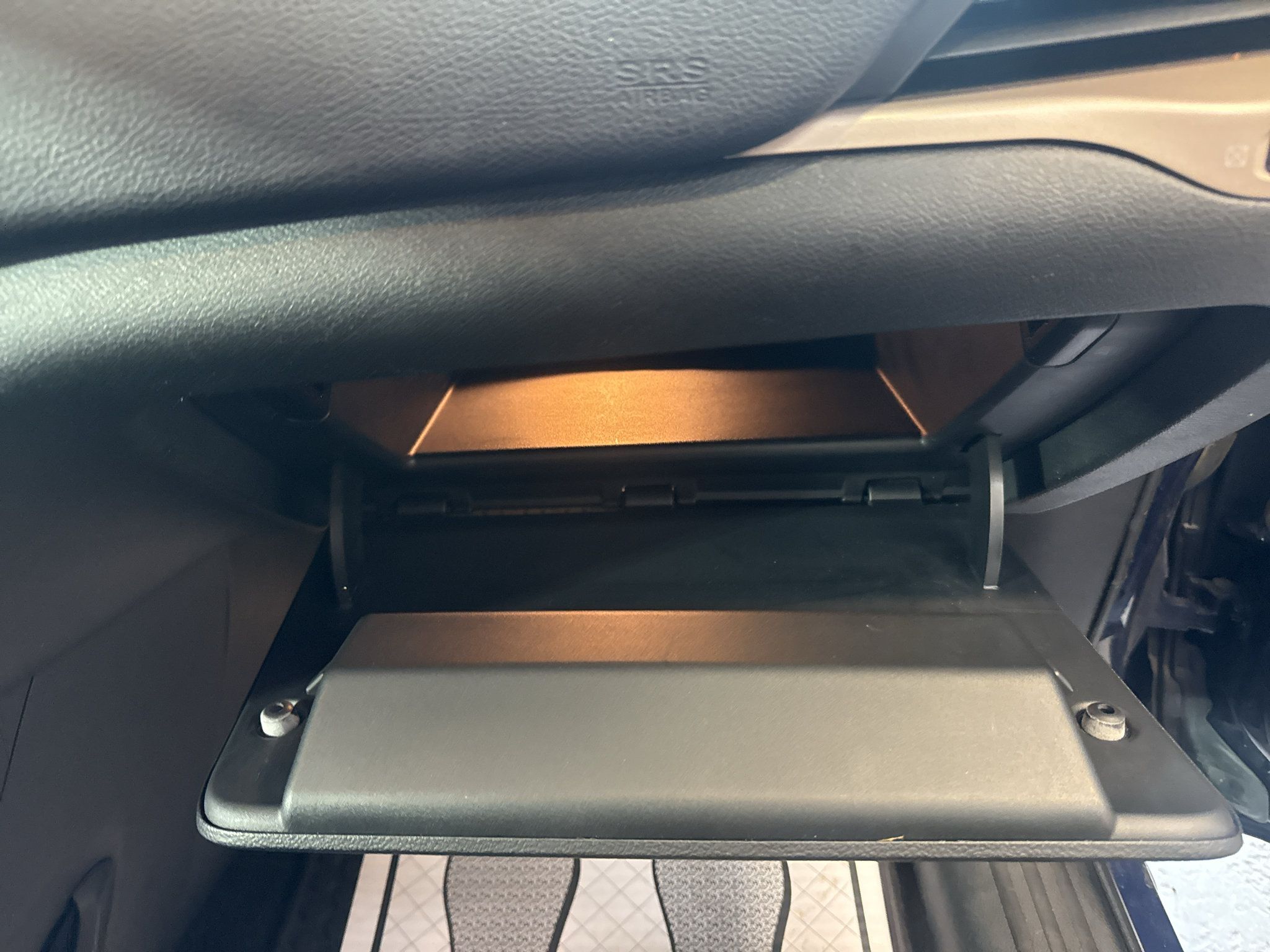 Used 2014 Jeep Cherokee Latitude w/ Cold Weather Group FWD image 23