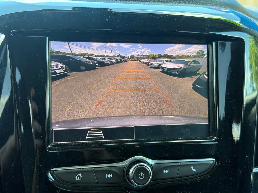 Used 2020 Chevrolet Traverse LS FWD image 23
