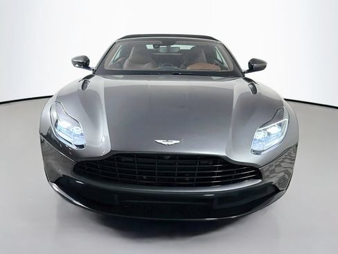 Used 2020 Aston Martin DB11 Volante RWD image 2