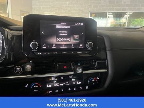 Used 2022 Nissan Pathfinder SV FWD image 12