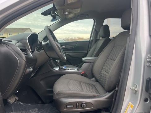 Used 2018 Chevrolet Equinox LT image 12