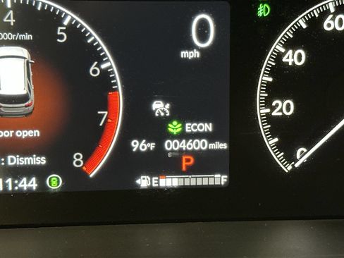 Used 2024 Honda Pilot Touring image 15