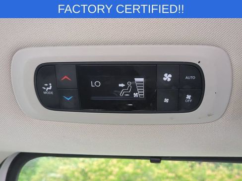 Certified 2023 Chrysler Pacifica Touring-L FWD image 30
