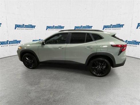 Used 2025 Chevrolet Trax ACTIV w/ Sunroof Package image 7