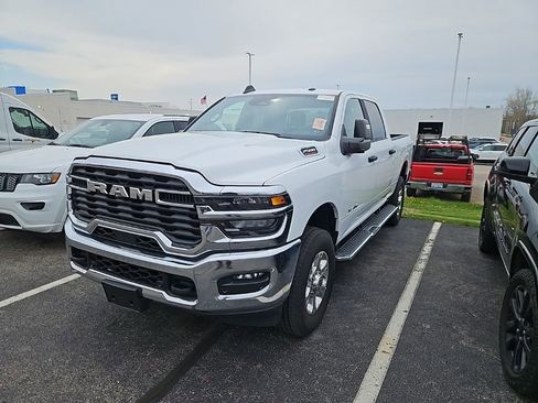 Used 2025 RAM 2500 Big Horn AWD/4WD image 1