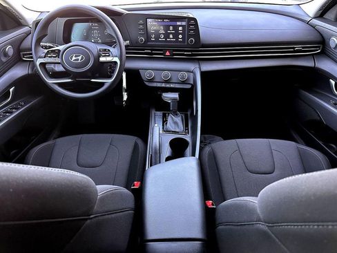 Used 2024 Hyundai Elantra SE image 29