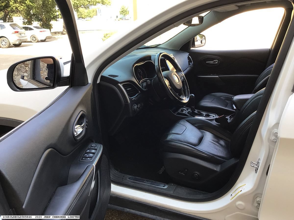 Used 2020 Jeep Cherokee Limited w/ Technology Group FWD image 8