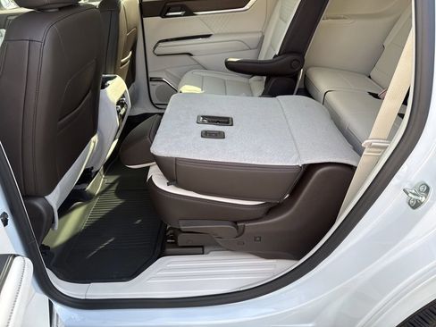 New 2026 GMC Acadia Denali w/ Super Cruise Package image 54