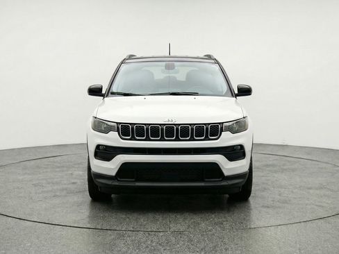Used 2025 Jeep Compass Limited image 2
