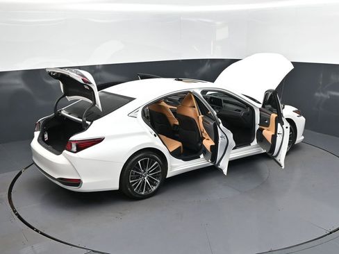 Certified 2024 Lexus ES 250 w/ Premium Package image 49