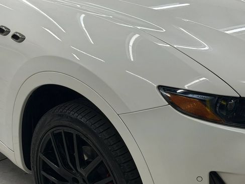 Used 2021 Maserati Levante AWD/4WD image 6