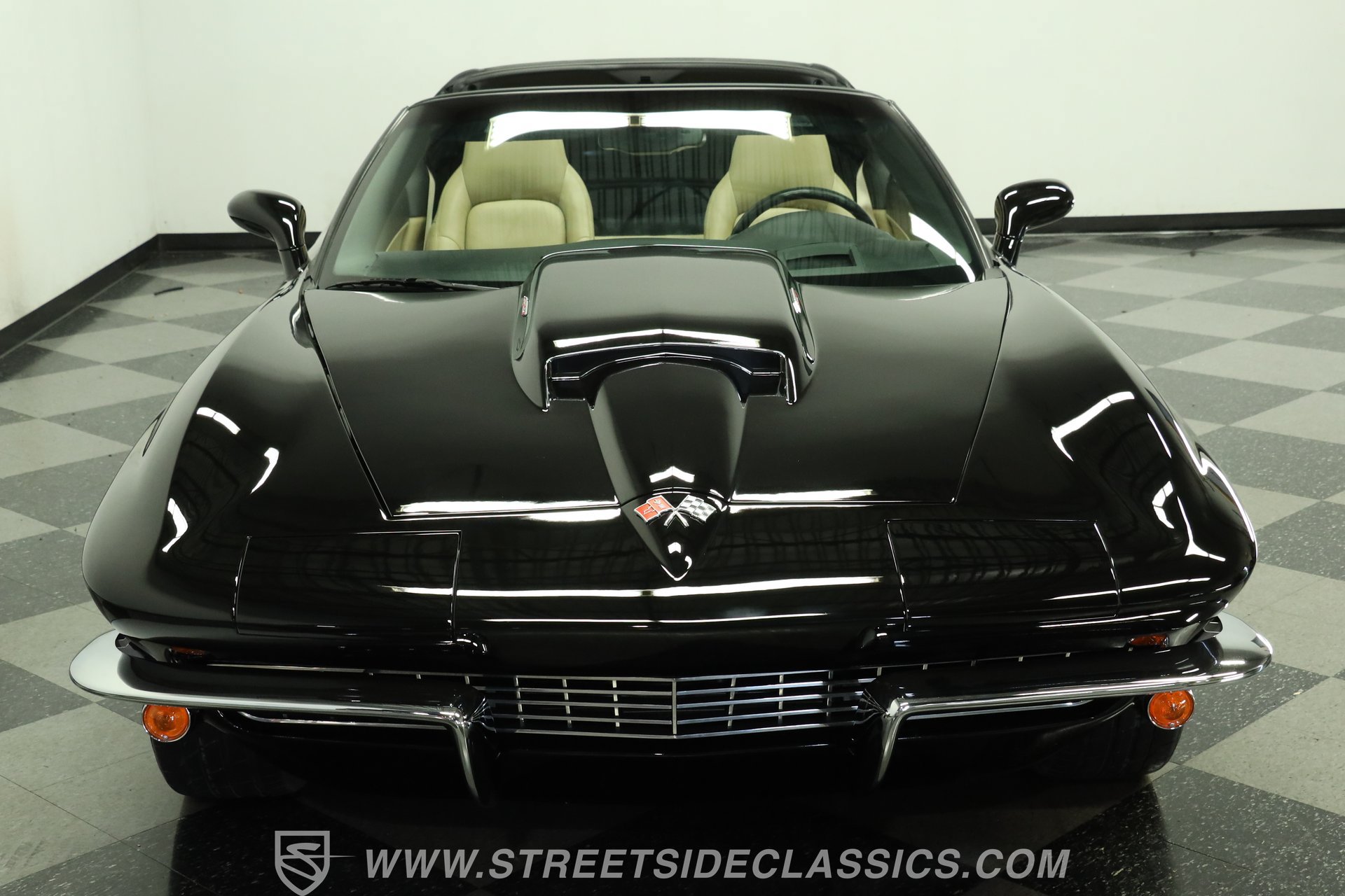 Used 2005 Chevrolet Corvette Coupe w/ Preferred Equipment Group RWD image 16