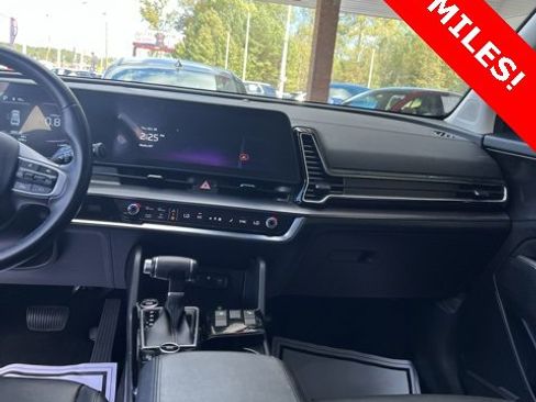 Used 2025 Kia Sportage EX w/ Premium Package image 11