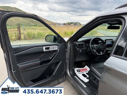 Used 2022 Ford Explorer ST-Line w/ Class IV Trailer Tow Package AWD/4WD image 11