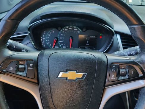 Used 2022 Chevrolet Trax LT w/ Midnight Edition image 25