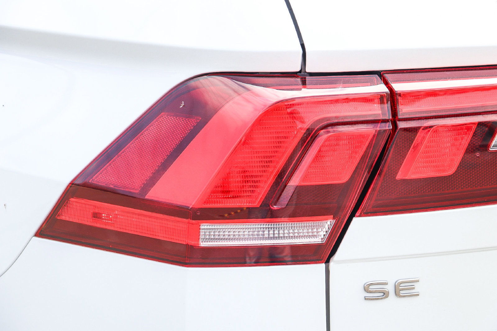Used 2023 Volkswagen Tiguan SE FWD image 9