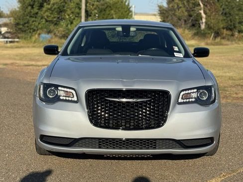 Certified 2022 Chrysler 300 Touring w/ Sport Appearance Package image 2