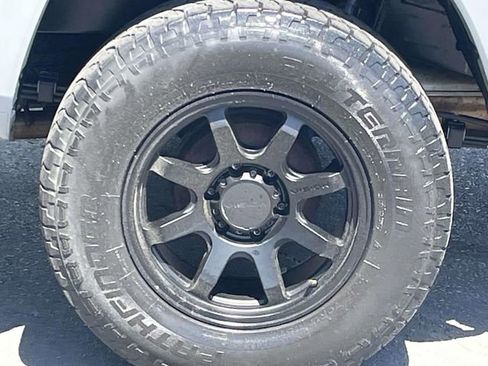 Used 2019 Toyota Tacoma TRD Sport AWD/4WD image 36