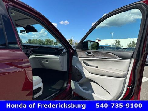 Used 2022 Jeep Grand Cherokee Overland image 34