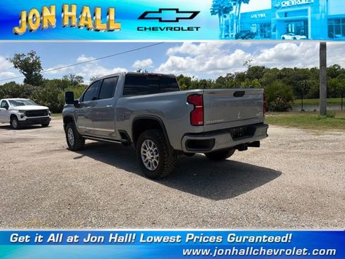 Used 2025 Chevrolet Silverado 2500 High Country w/ High Country Premium Package AWD/4WD image 9