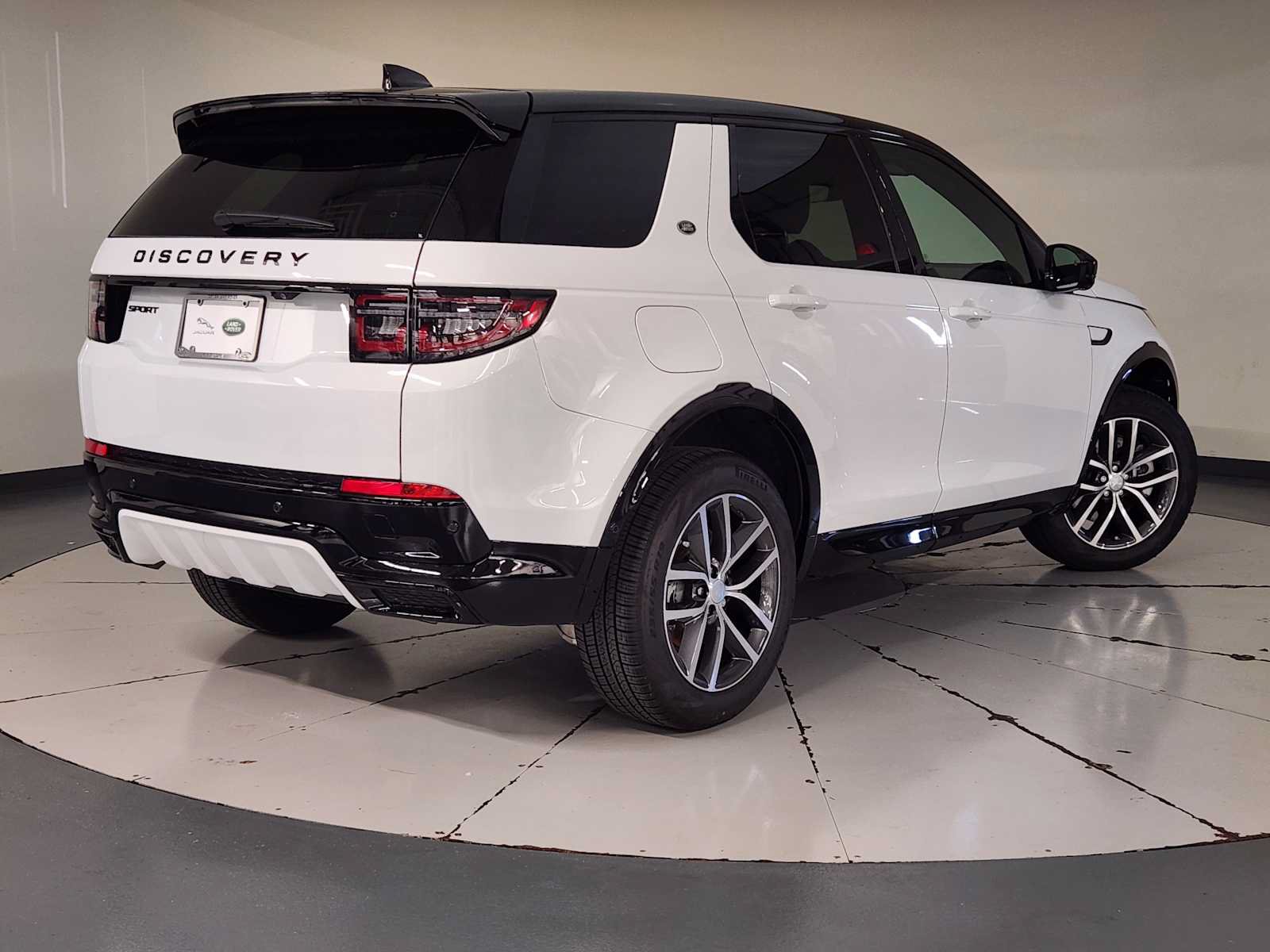 Used 2026 Land Rover Discovery Sport Landmark AWD/4WD image 2