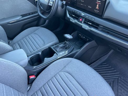 Used 2025 Kia K4 EX FWD image 18