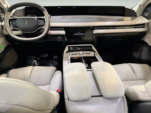 New 2026 Lincoln Navigator L Reserve AWD/4WD image 23