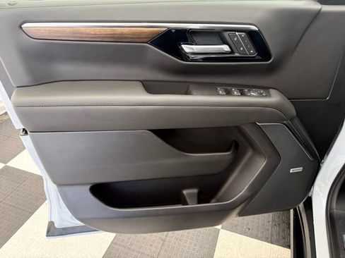 New 2026 Chevrolet Tahoe High Country image 17