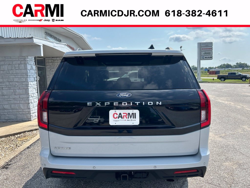 Used 2025 Ford Expedition Active AWD/4WD image 5