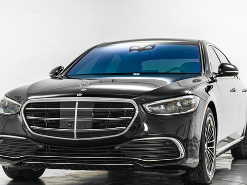 Used 2025 Mercedes-Benz S 580e 4MATIC Sedan image 5