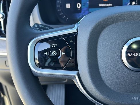 Used 2025 Volvo XC90 T8 Core image 10