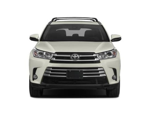 Used 2019 Toyota Highlander XLE FWD image 4