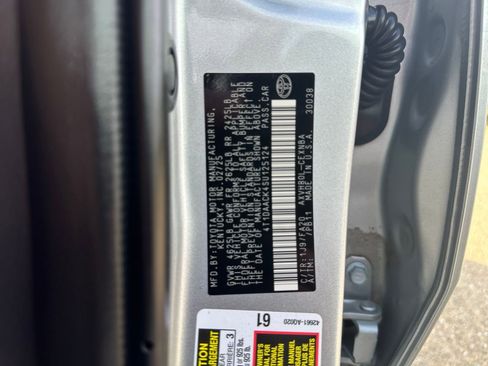 Used 2025 Toyota Camry LE image 29