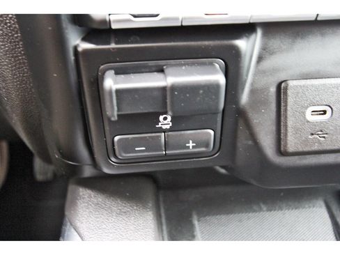 Used 2020 GMC Sierra 1500 SLT RWD image 30