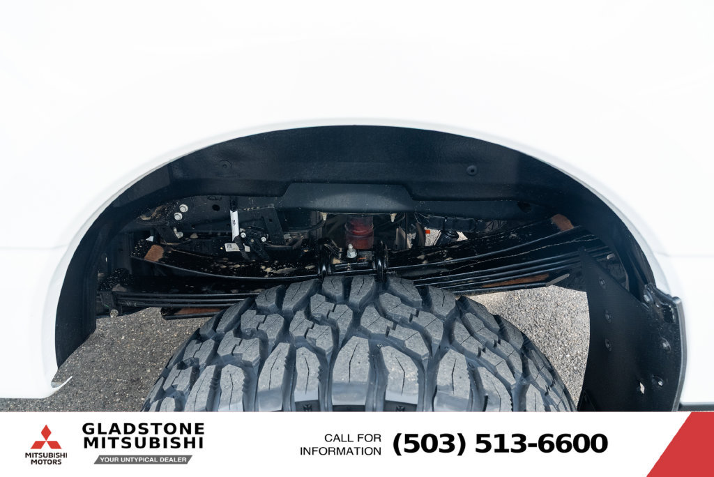 Used 2025 Ford F350 Platinum AWD/4WD image 9