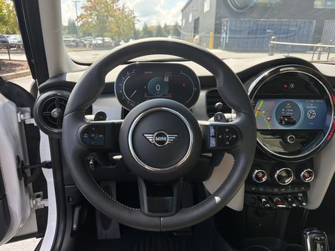 Used 2024 MINI Cooper S w/ Signature Upholstery Package FWD image 10
