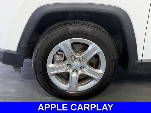Used 2024 Jeep Compass Latitude AWD/4WD image 4