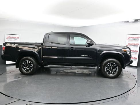 Used 2020 Toyota Tacoma TRD Sport image 9